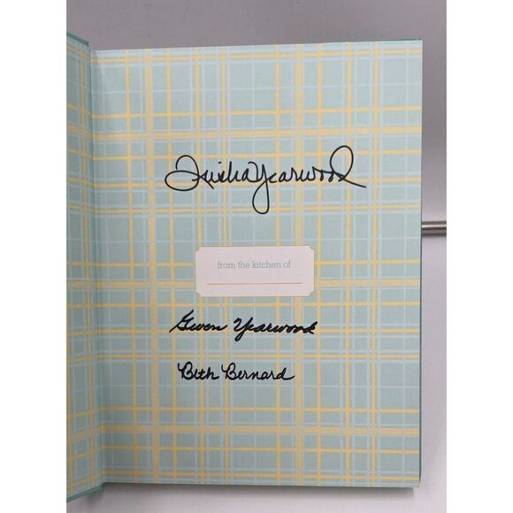 Trisha Yearwood Signed Book Georgia Cooking In An Oklahoma Kitchen 1st HBDJ - Picture 2 of 6